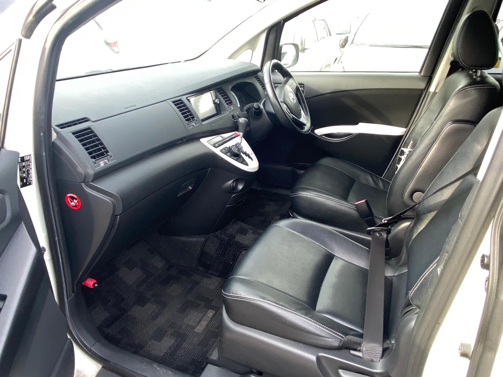 2012 Toyota ISIS